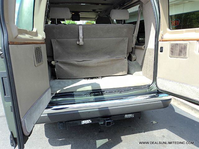 Ford Econoline 2003 photo 2