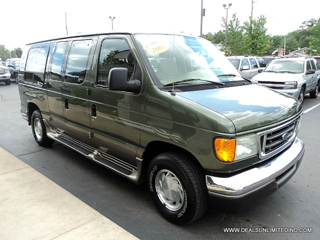 Ford Econoline 2003 photo 3