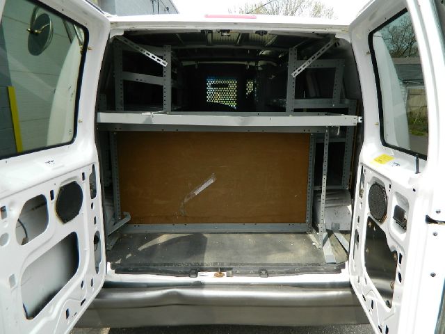 Ford Econoline 2003 photo 13