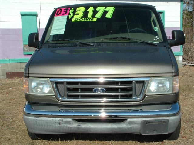 Ford Econoline 2003 photo 2