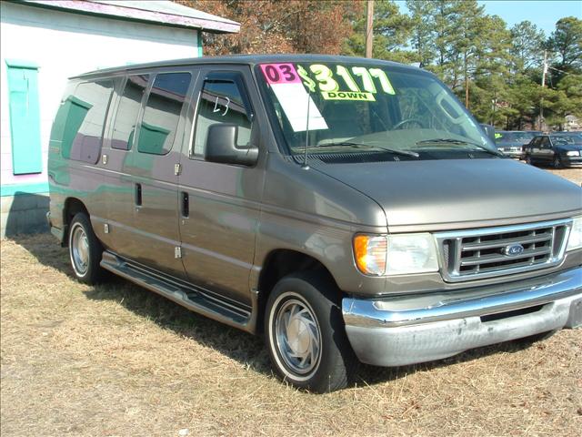 Ford Econoline 2003 photo 3