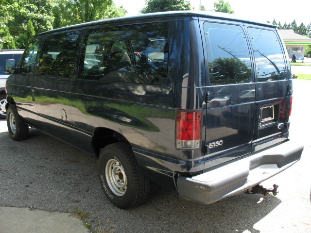 Ford Econoline 2003 photo 3