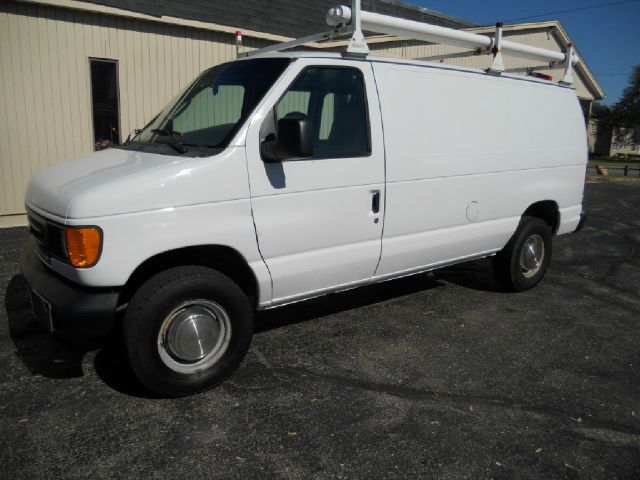 Ford Econoline 2003 photo 10