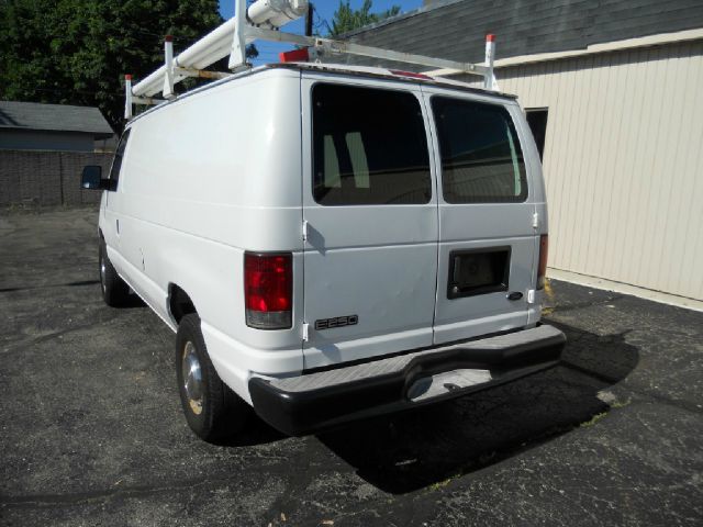 Ford Econoline 2003 photo 12