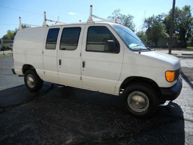 Ford Econoline 2003 photo 4