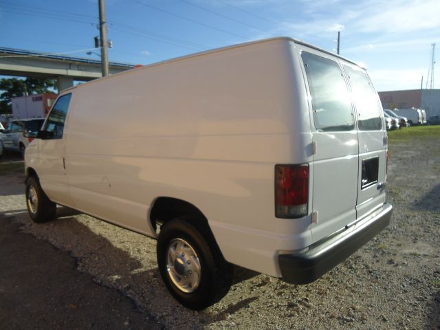 Ford Econoline 2003 photo 2