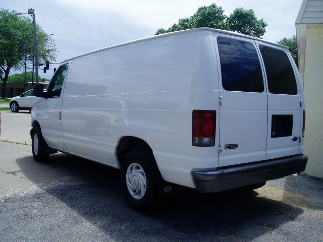 Ford Econoline SE Truck Passenger Van