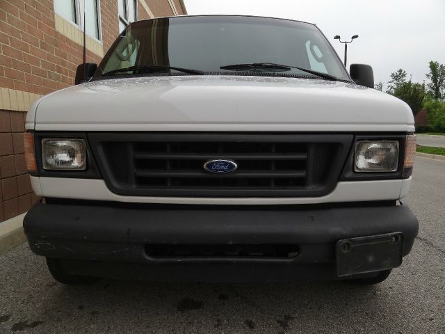 Ford Econoline 2003 photo 4