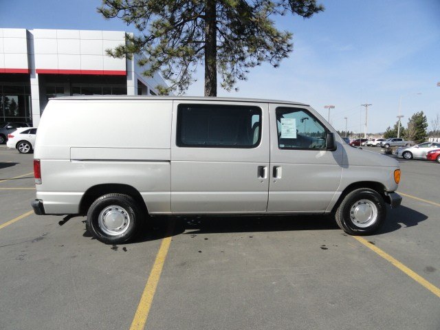 Ford Econoline 2003 photo 1