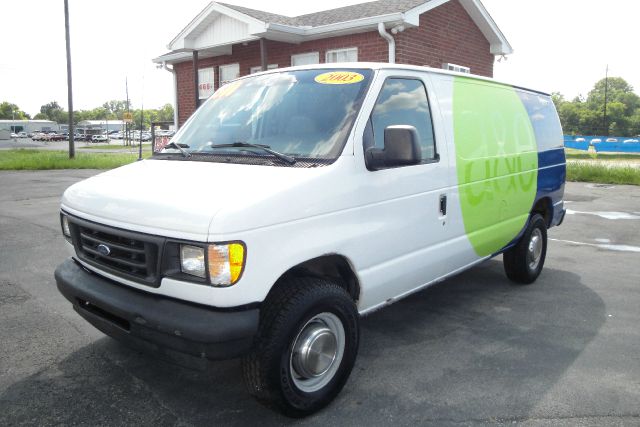 Ford Econoline 2003 photo 2