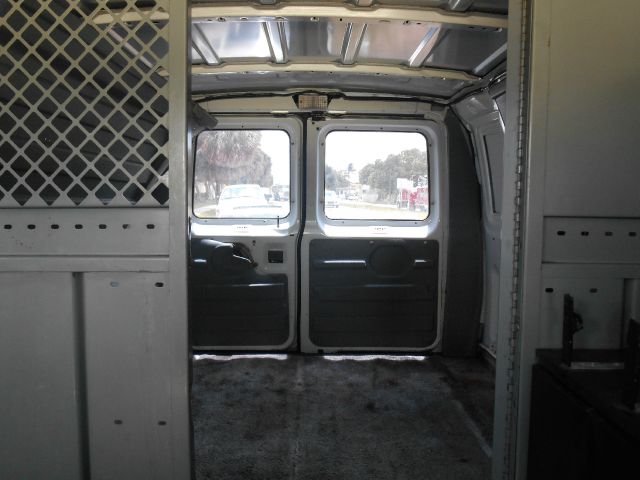 Ford Econoline 2003 photo 6