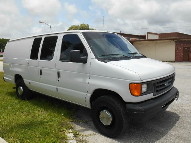 Ford Econoline 2003 photo 7