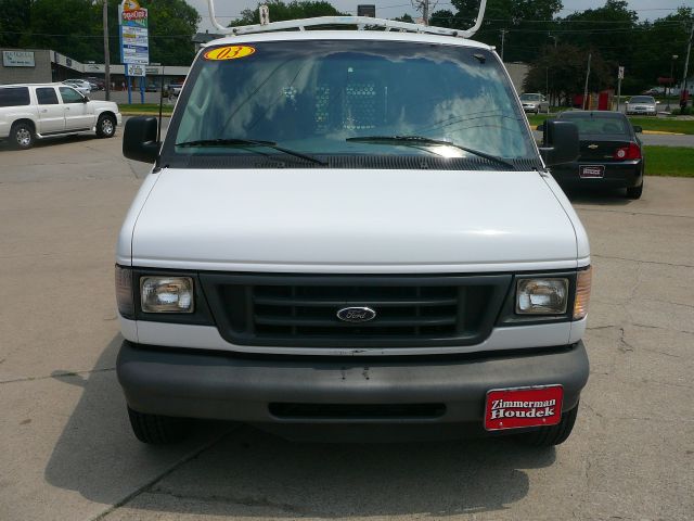 Ford Econoline 2003 photo 3