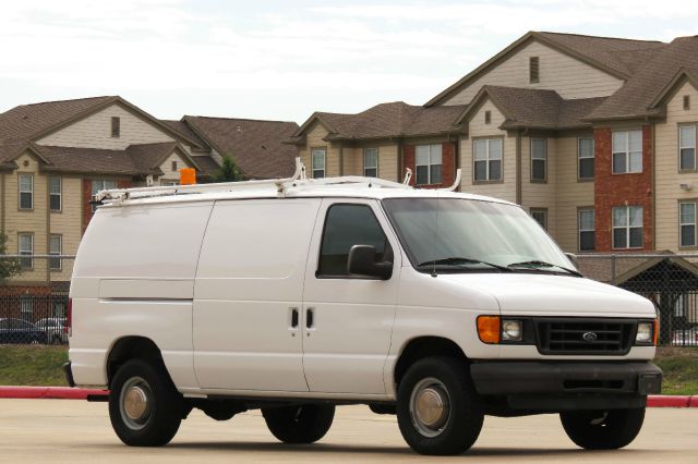 Ford Econoline 2003 photo 2