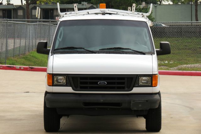 Ford Econoline 2003 photo 3