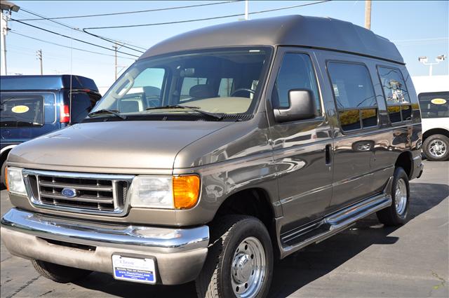 Ford Econoline XL Denali 4WD Passenger Van