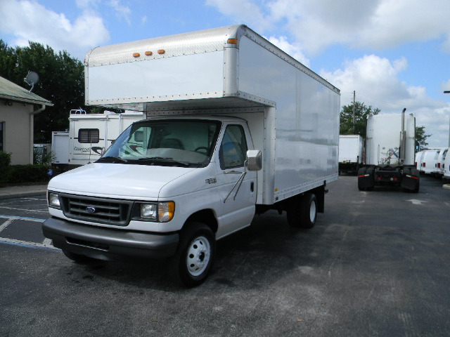 Ford Econoline 2003 photo 3