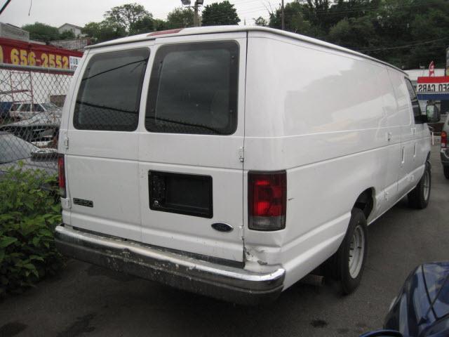 Ford Econoline 2003 photo 3