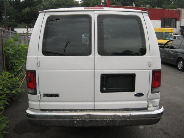 Ford Econoline 2003 photo 4