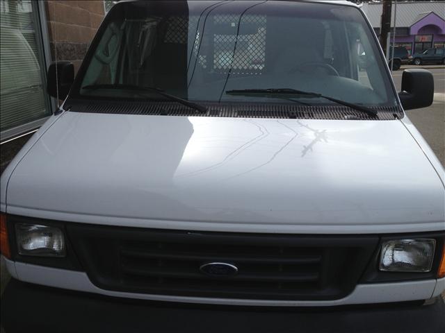 Ford Econoline 2003 photo 1