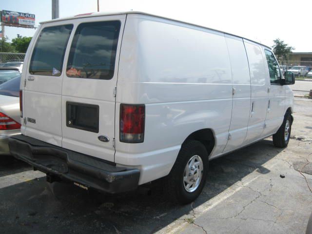 Ford Econoline 2003 photo 6