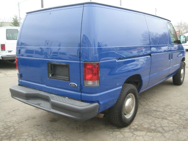 Ford Econoline 2003 photo 4