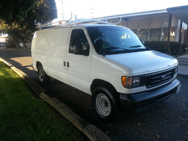 Ford Econoline 2003 photo 1