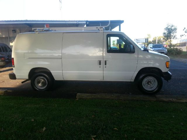 Ford Econoline 2003 photo 4