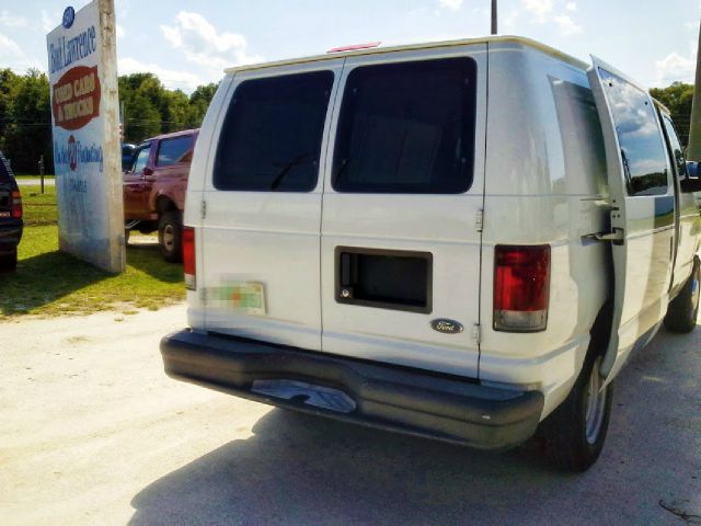 Ford Econoline 2003 photo 1