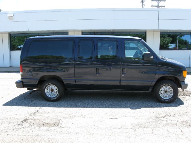 Ford Econoline 2.0T 6SPD Convertible Passenger Van