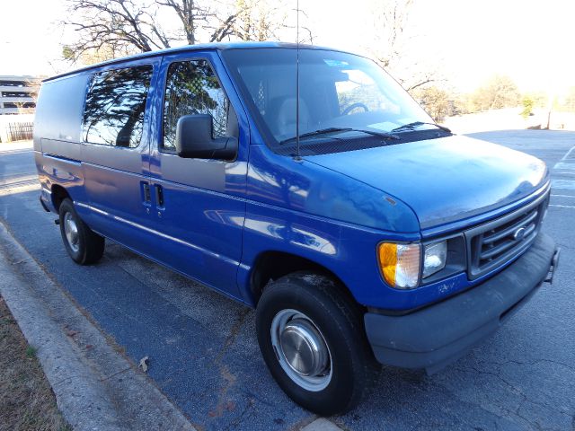 Ford Econoline 2003 photo 1