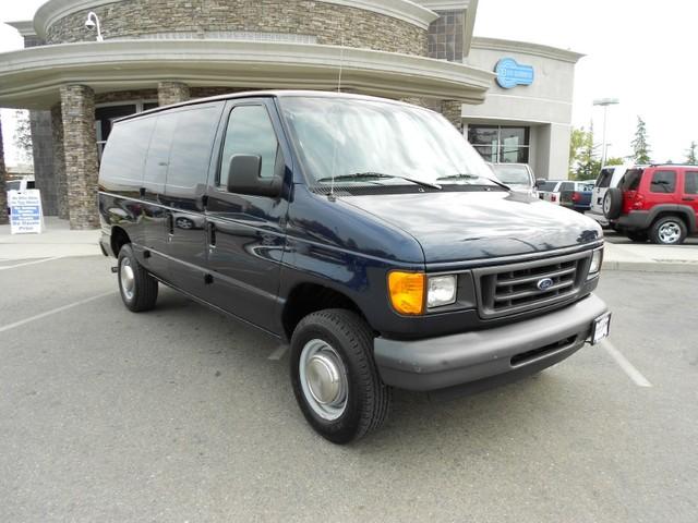 Ford Econoline XLT - Clean Carfax Sharp Passenger Van