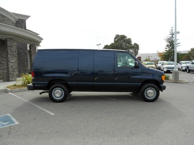 Ford Econoline 2003 photo 4