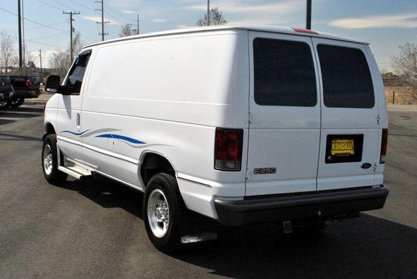 Ford Econoline 2003 photo 1