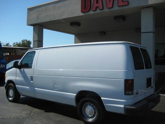 Ford Econoline 2003 photo 1