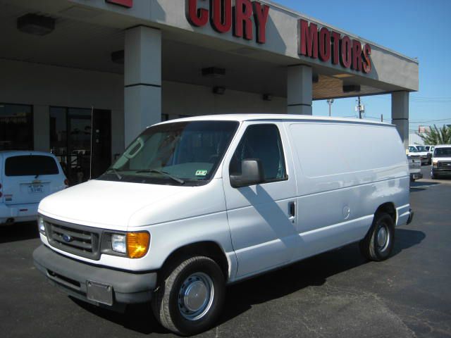 Ford Econoline 2003 photo 4