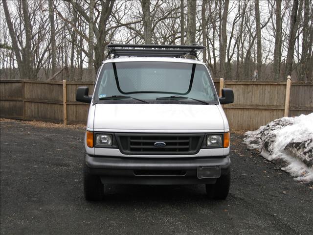 Ford Econoline 2003 photo 1