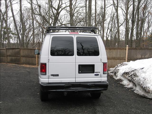 Ford Econoline 2003 photo 3