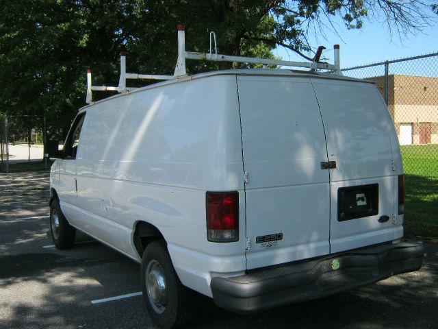 Ford Econoline 2004 photo 3