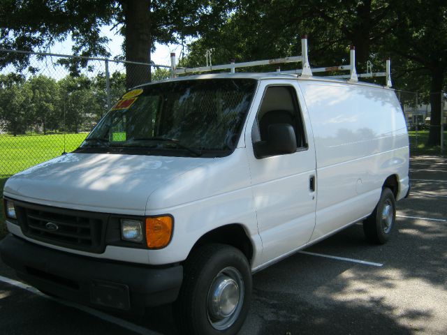 Ford Econoline 2004 photo 4