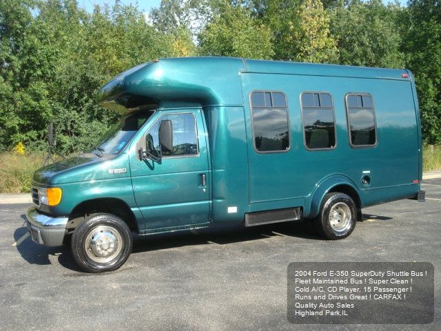 Ford Econoline 2004 photo 1