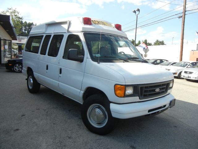 Ford Econoline 2004 photo 3