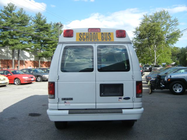 Ford Econoline 2004 photo 4