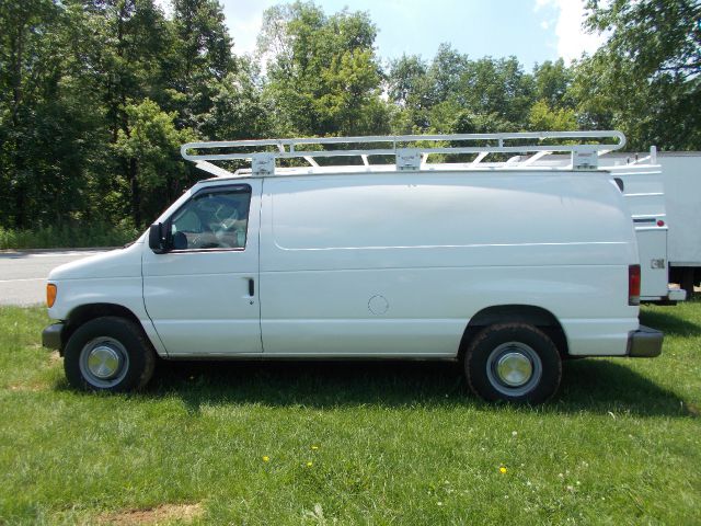 Ford Econoline 2004 photo 1