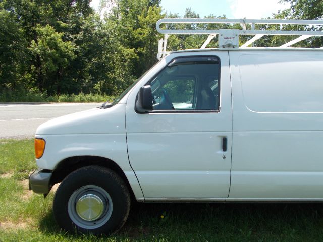 Ford Econoline 2004 photo 3