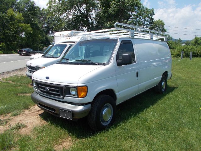 Ford Econoline 2004 photo 4