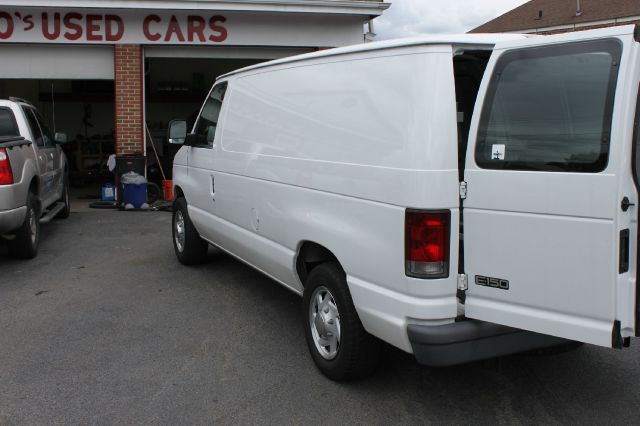 Ford Econoline 2004 photo 14