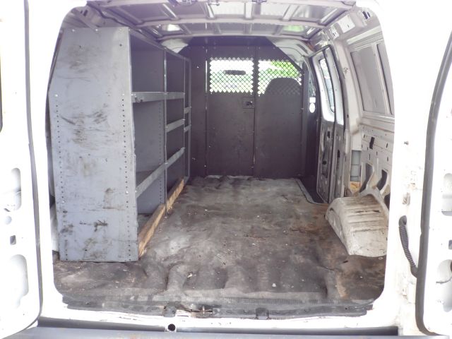 Ford Econoline 2004 photo 6