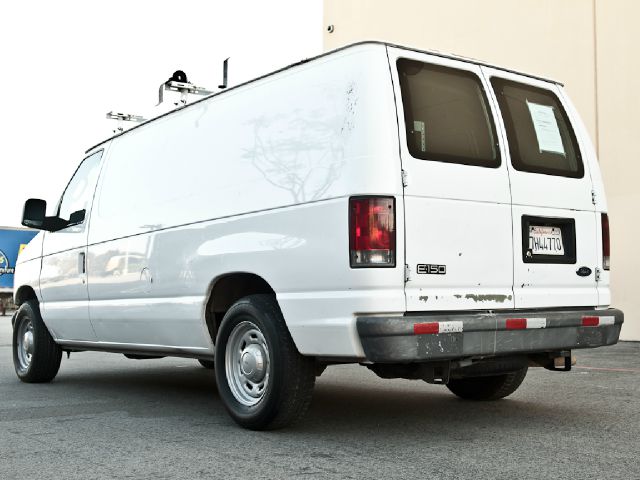 Ford Econoline SE Truck Passenger Van