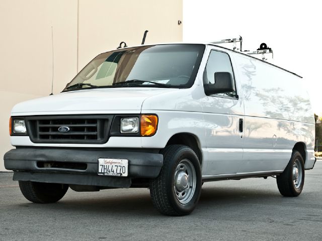 Ford Econoline 2004 photo 4